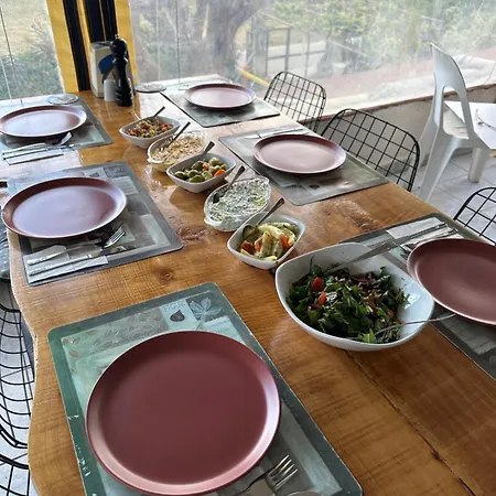 Gaya Pansıyon çirali Quarto em Acomodações Particulares