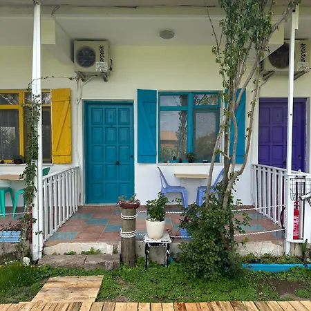 Gaya Pansıyon çirali Quarto em Acomodações Particulares *